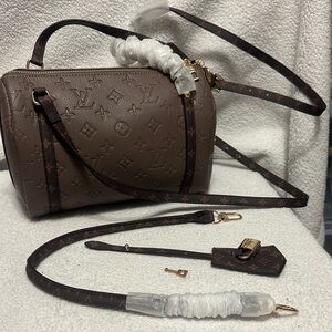 New Fashion Inspired Item (BAG)